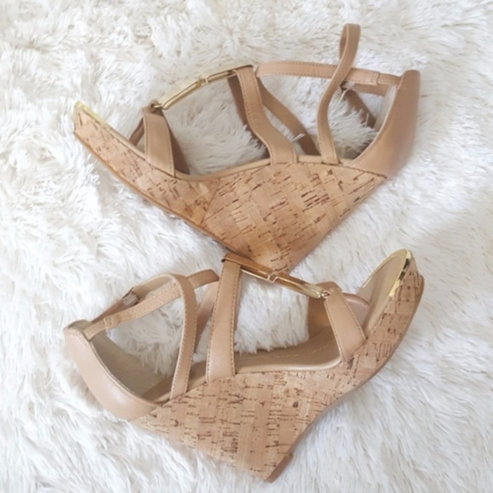 DV Dolce Vita Tabby Platform Wedge Cork Embellish